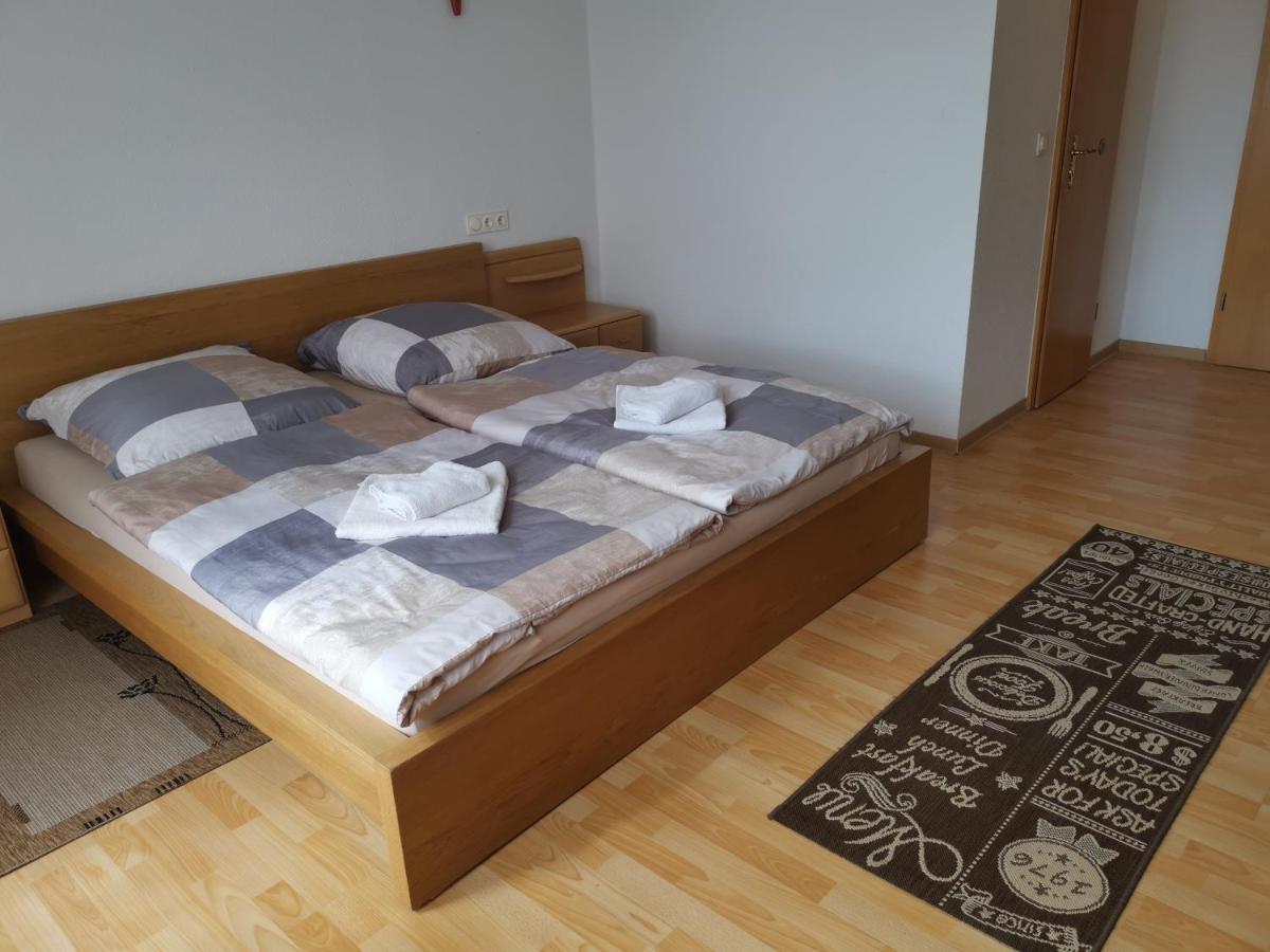 Pension Markt Нойштрелиц Экстерьер фото